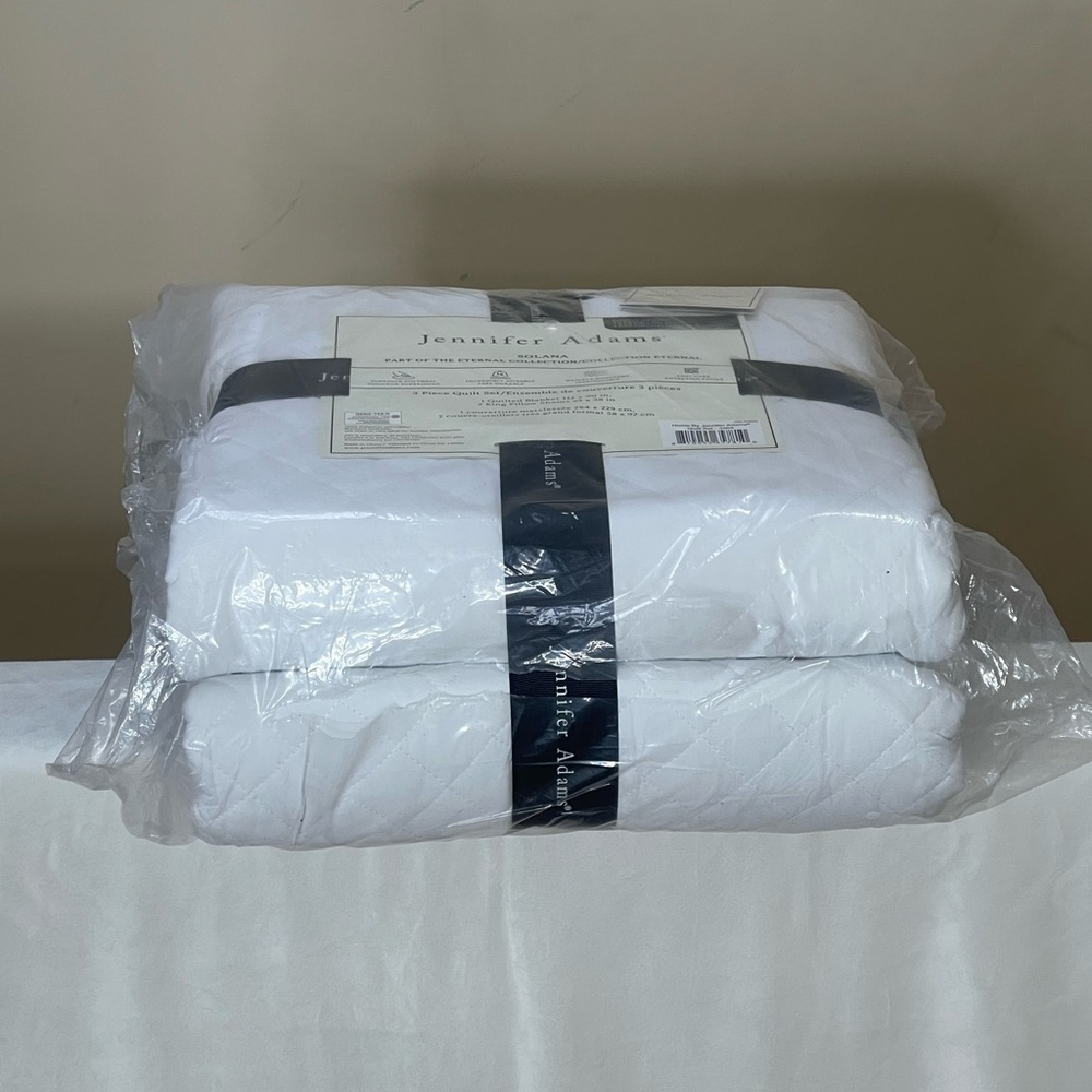 White Quilt Set - Picture 2 of 7
